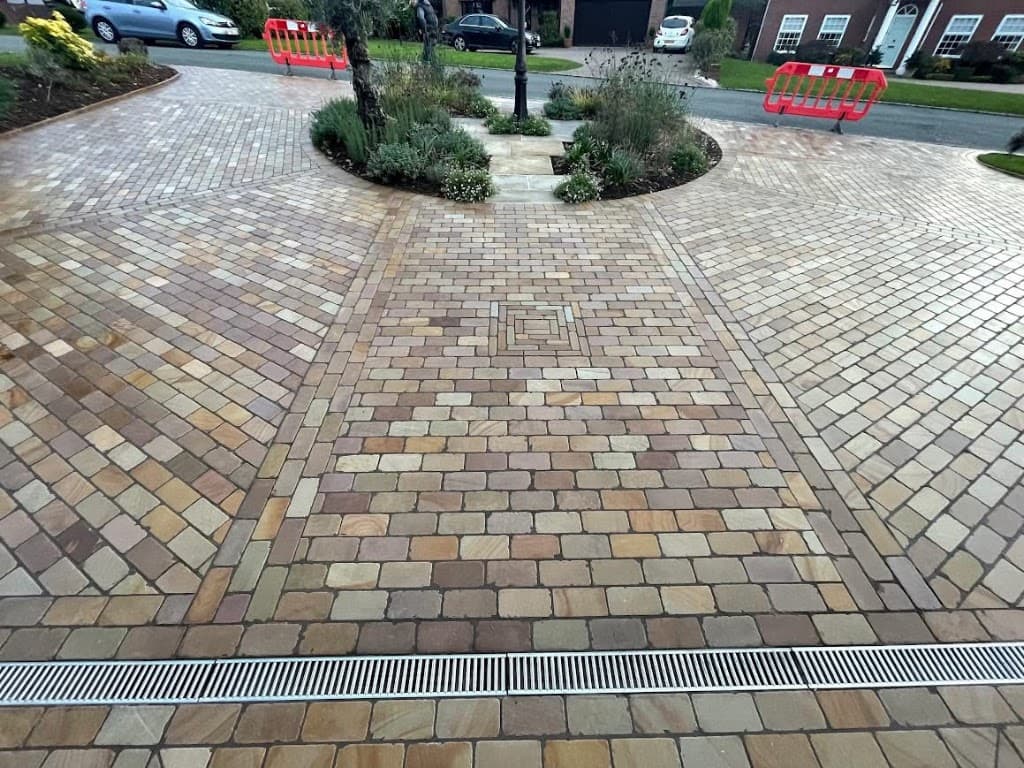 EDINBURGH PAVING & LANDSCAPING LTD
