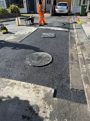 KN SURFACING AND TARMAC DELIVERIES — Customer photo