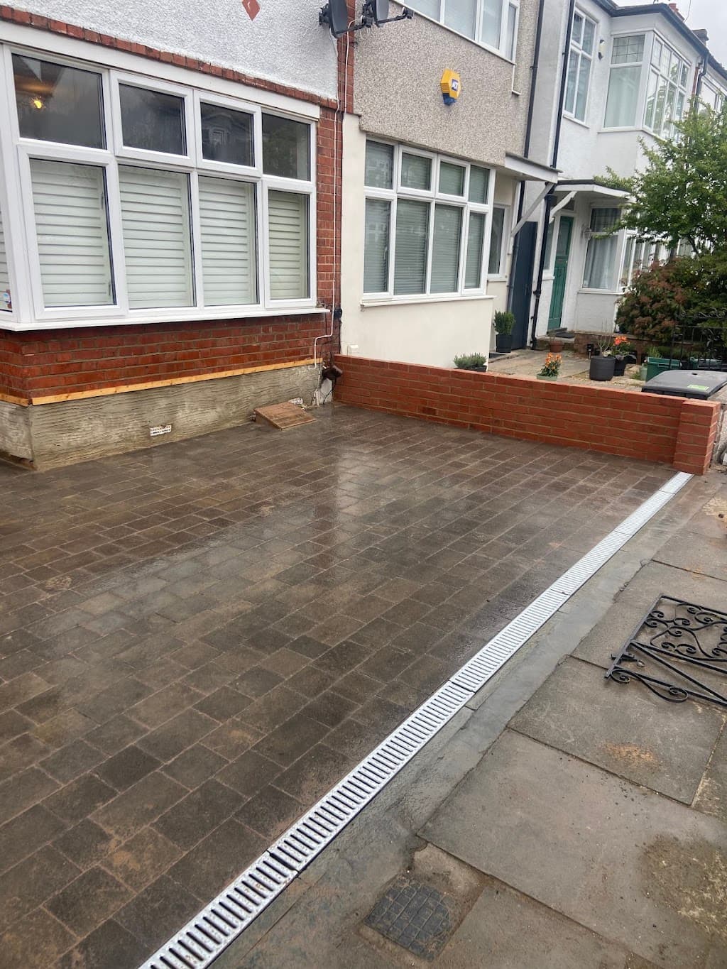 Grounddown Construction Limited (paving and landscapes)