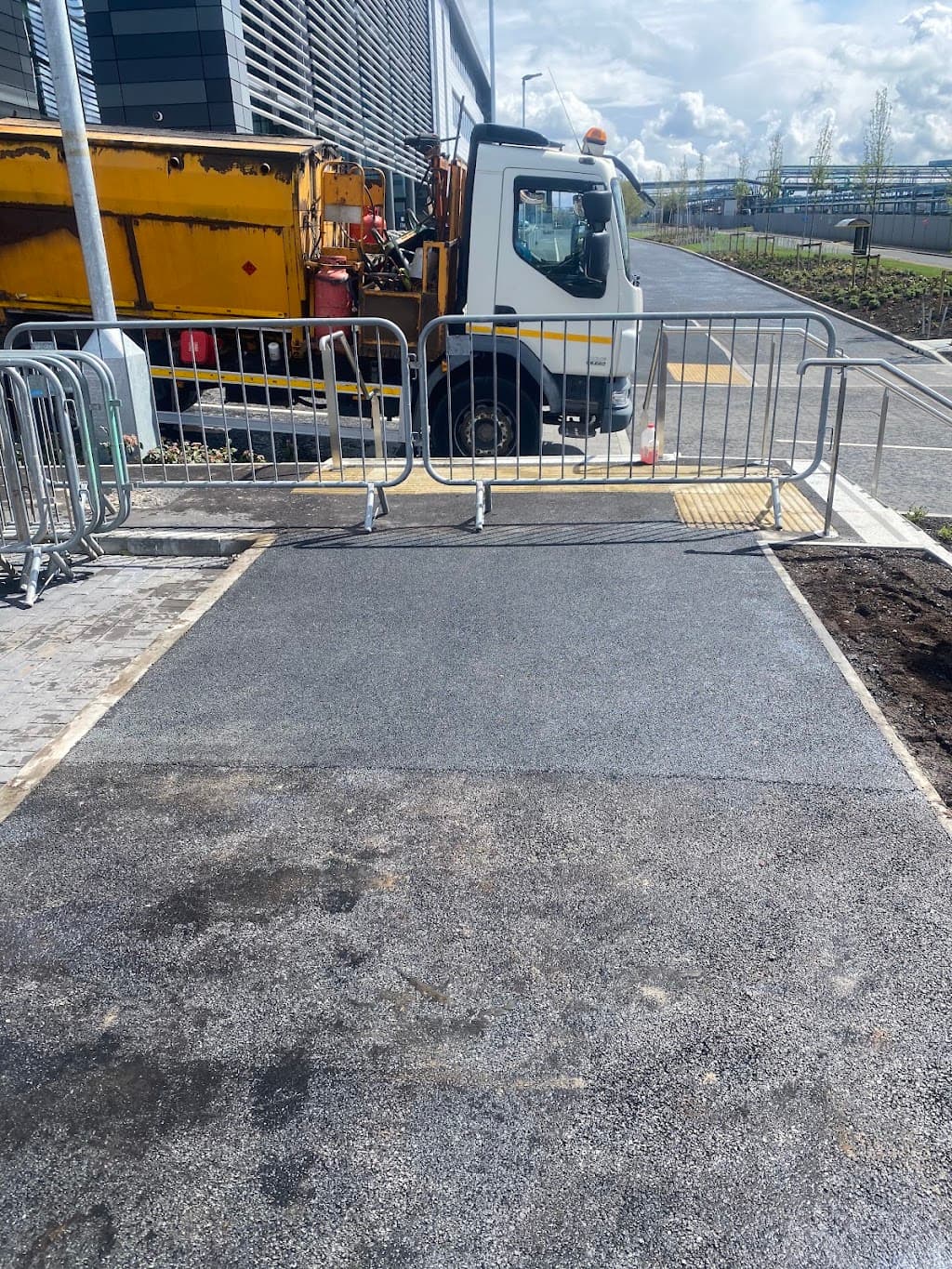 KN SURFACING AND TARMAC DELIVERIES