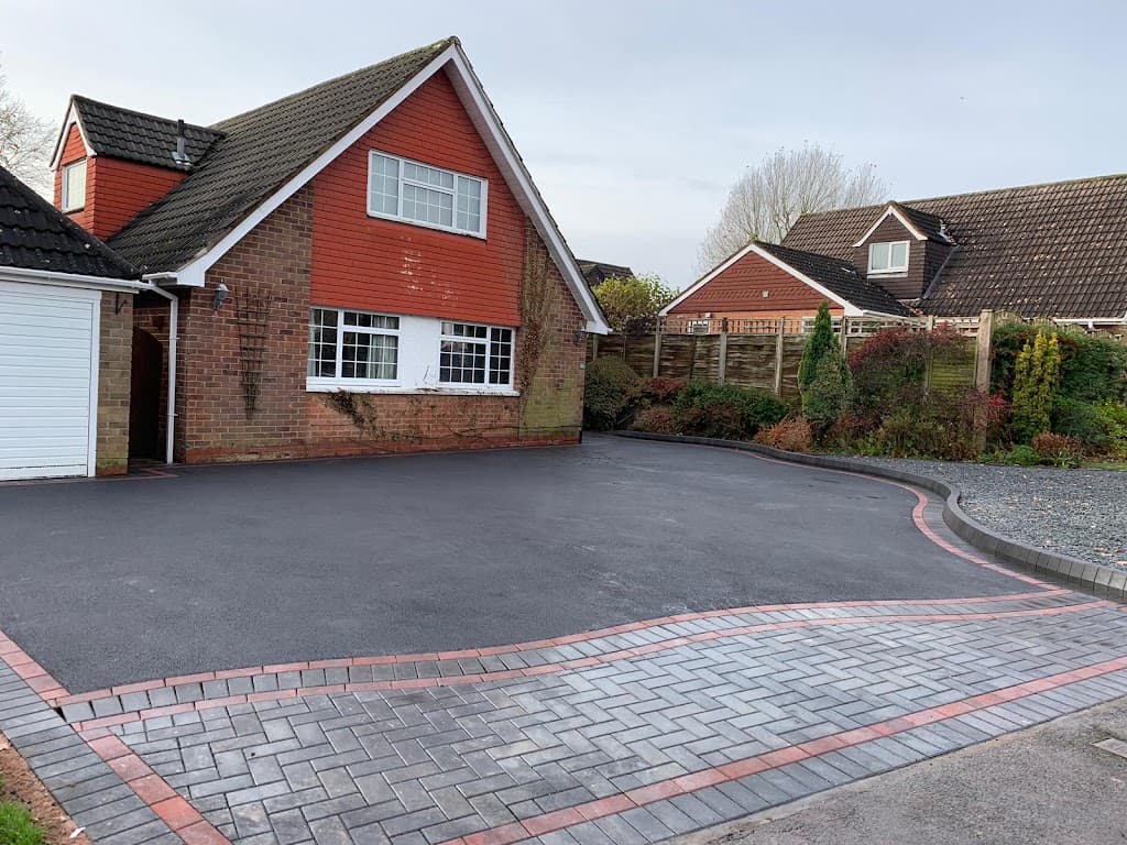 Projects Paving & Landscaping Ltd